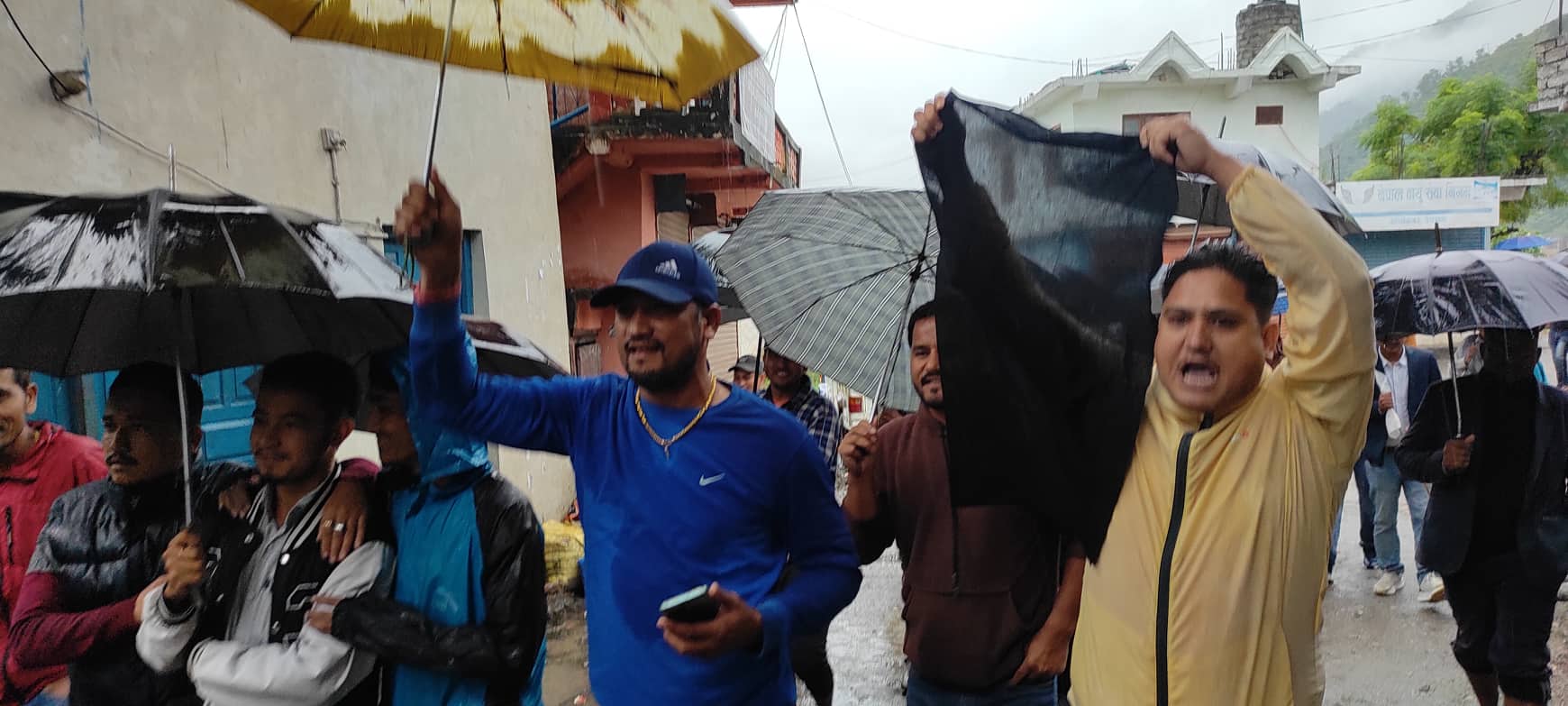 मनोनयन दर्ताकै क्रममा अछाममा लाग्यो ‘केपी ओली मुर्दावाद’को नारा