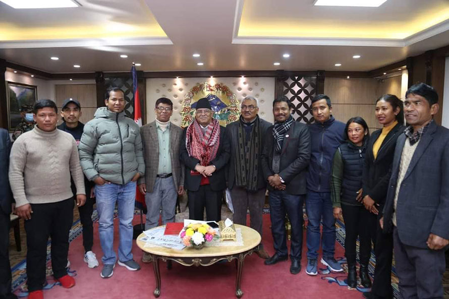 विश्वासको मत लिएपछि रेशम चौधरीको मुद्दा टुंग्याउने पहल गर्ने प्रधानमन्त्री प्रचण्डको आश्वासन