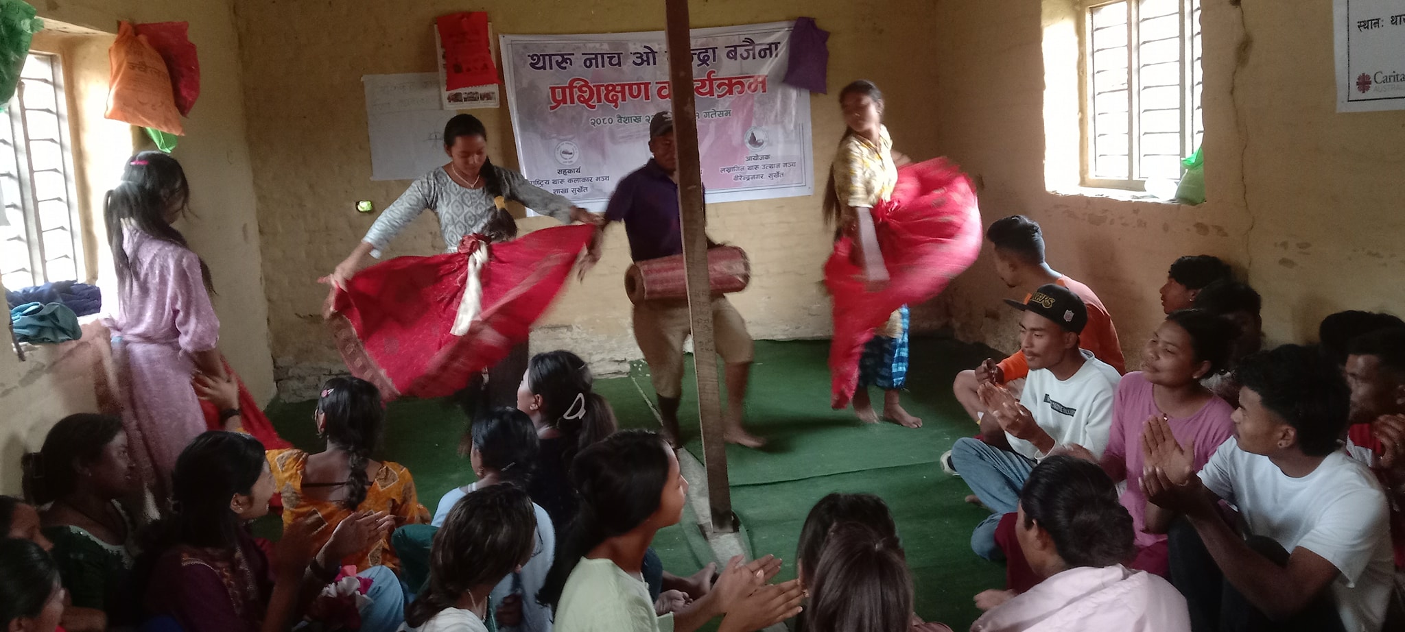 सुर्खेतमा थारू नाच र मादल बजाउने प्रशिक्षण कार्यक्रम सम्पन्न  