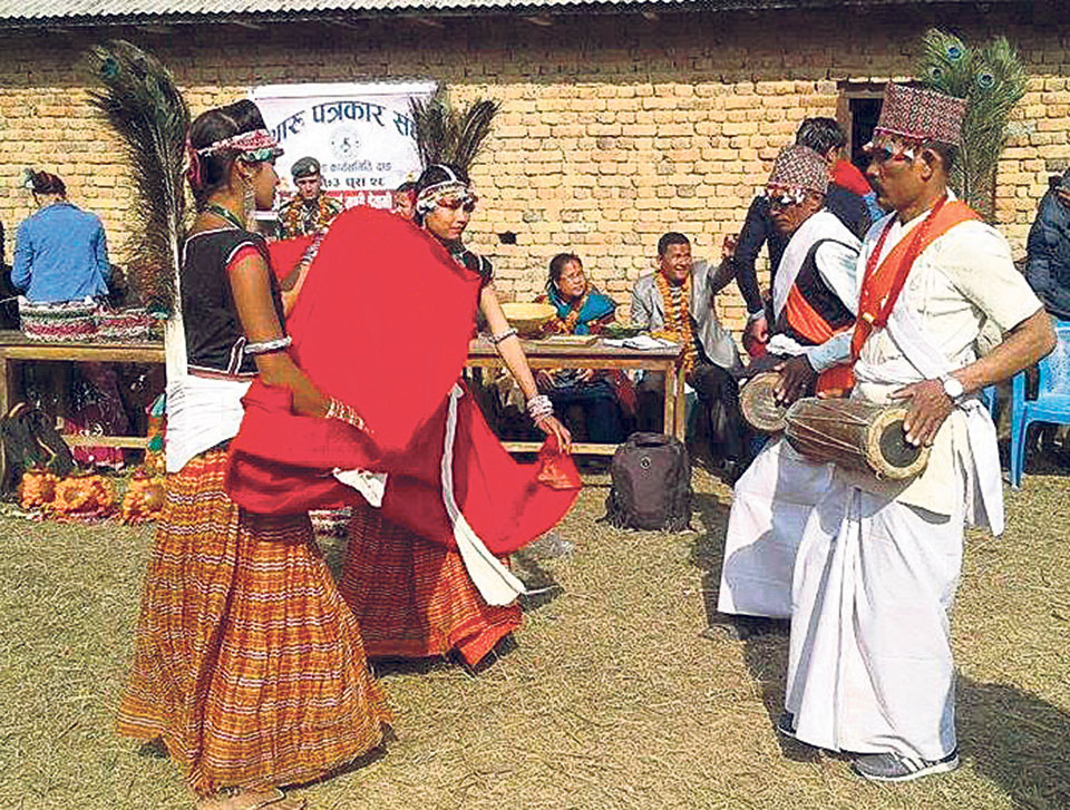 थारु संस्कृति जोगाउनको लागि माघ महोत्सव हुँदै