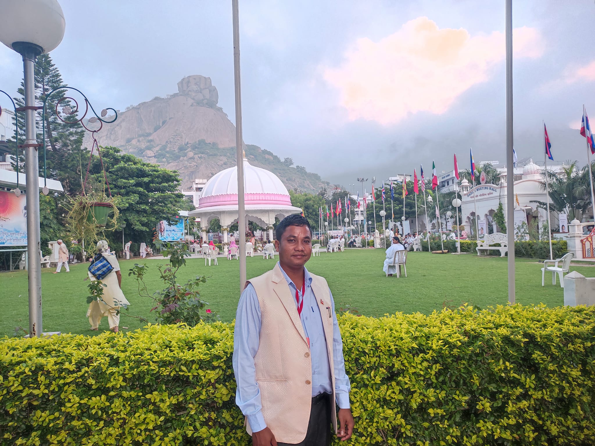 फूल , मेवा र चर्पी