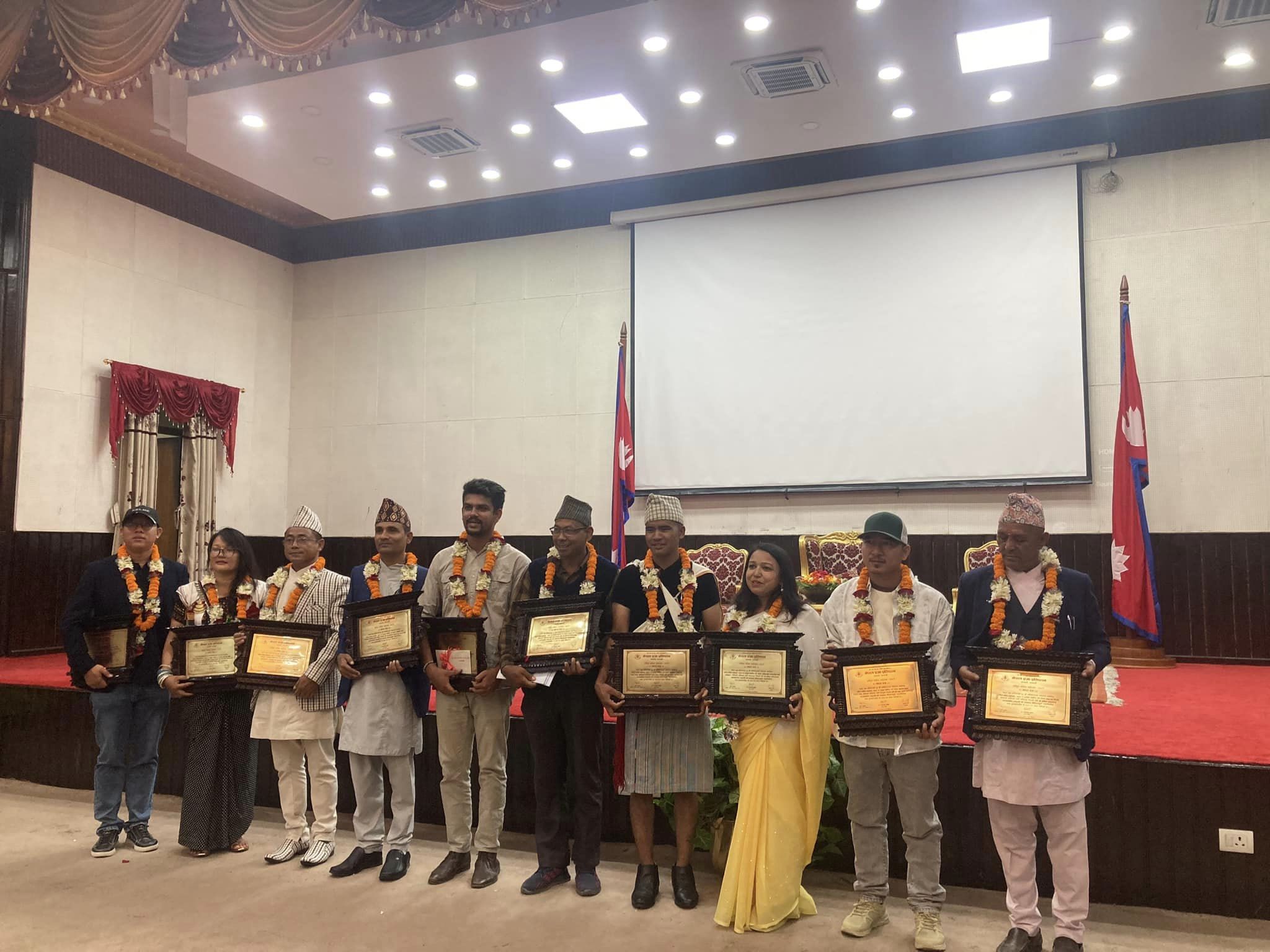 राष्ट्रपतिबाट उत्कृष्ट १० कविलाई सम्मान