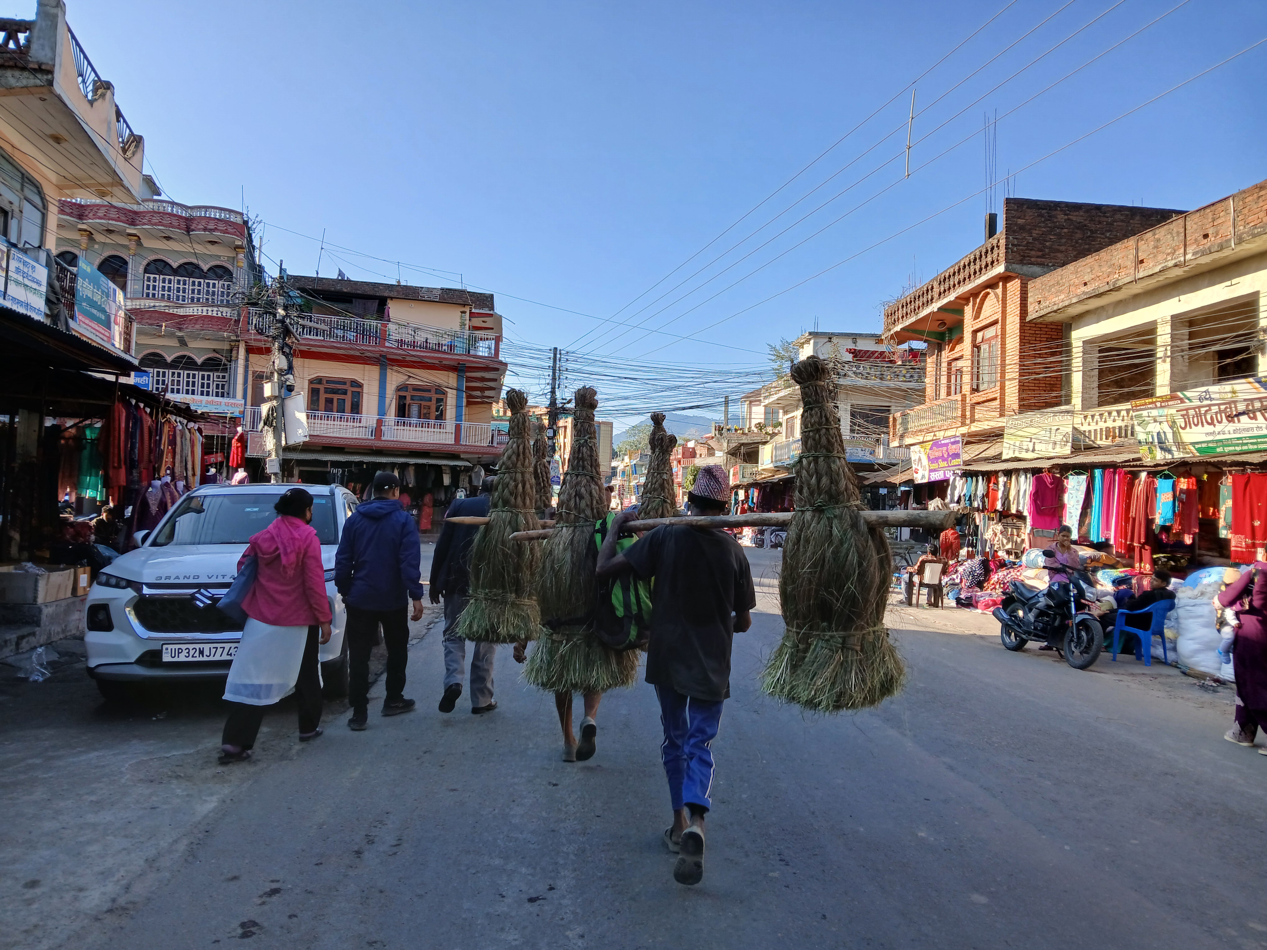 ए साथीः एकछिन बिसाउनुस् न भारी 